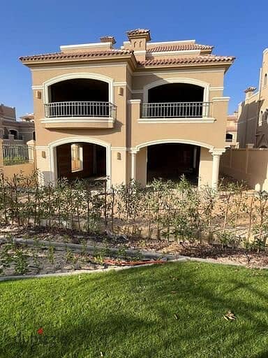 villa for sale with the lowest down payment  ready to move hot price in New Cairo