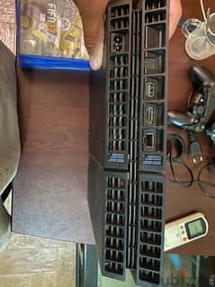 ps4 fat 1 tb very clean home use few months