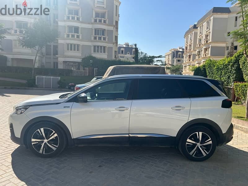 Peugeot 5008 2019 gt line 1