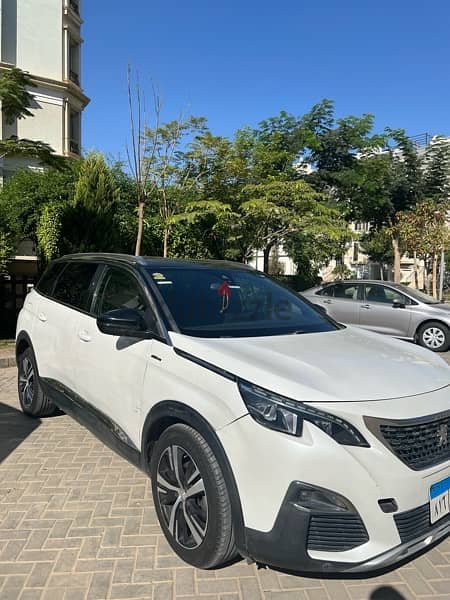 Peugeot 5008 2019 gt line 6