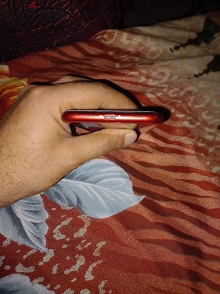 iPhone XR 128 خطين 5