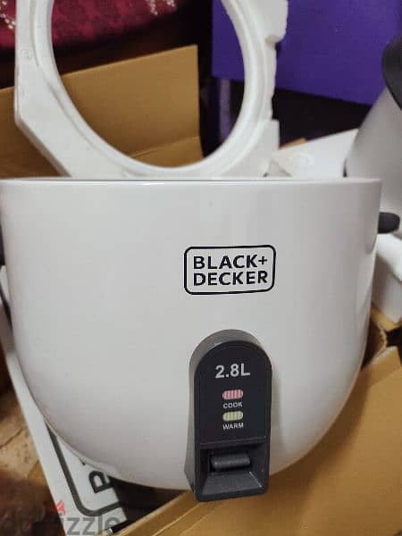 rice cooker black & decker 2.8 L used for just 4 days 1