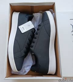 TAHARI Men's Sneakers Size 43 NEW
جزمه رجالي 0