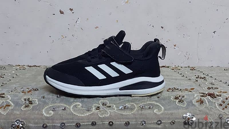 ADIDAS shos original size 33 used very good for kids 2