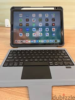 iPad air 5th 64GB Wifi only (Magic keyboard nillkin)