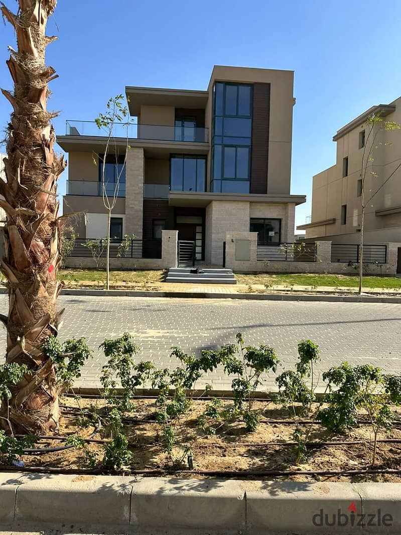 Receive immediately a twin house in a prime location in Sheikh Zayed from SODIC in installments 6