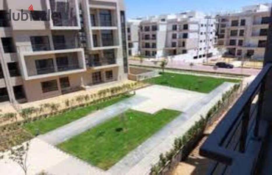 Apartment 130m  for sale in Fifth square Marasem new cairo fully finished with acs 5