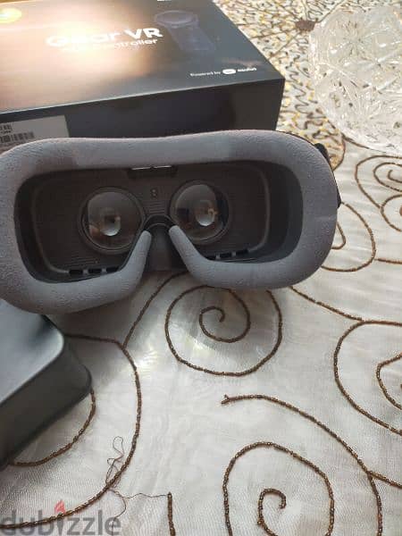 Samsung gear VR with controller 1