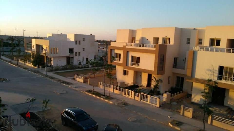 Resale villa for sale, fully finished, ready for immediate delivery, in Sheikh Zayed, in the heart of Grand Heights 1