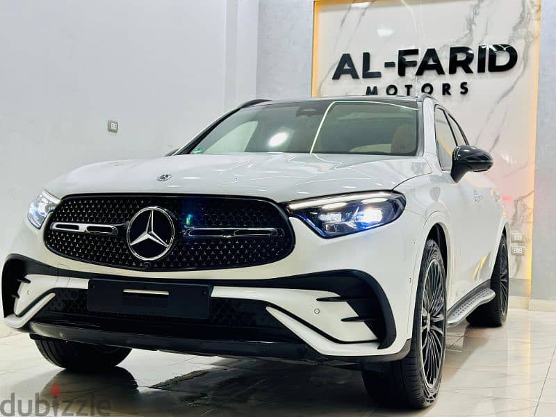 مرسيدس GLC 300 2023 AMG كسر زيرو 5,000KM ادفع 1,800 وقسط الباقى 2