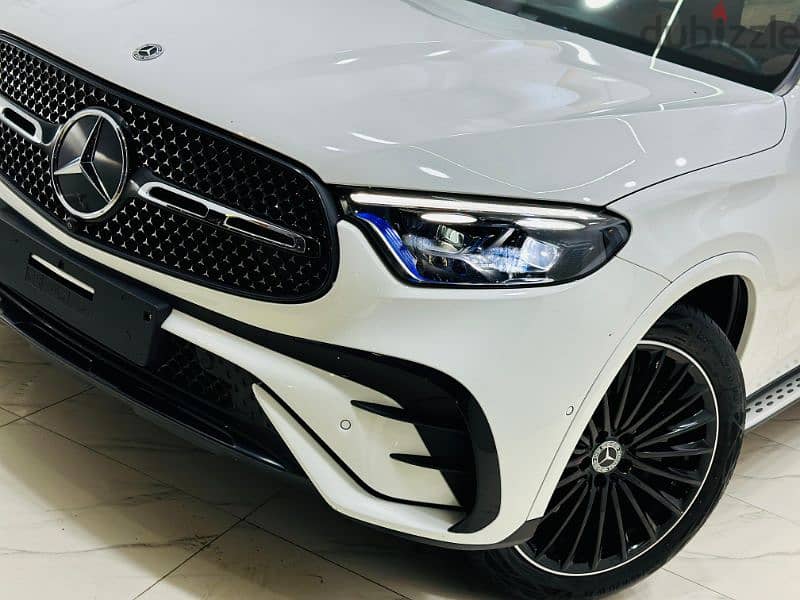 مرسيدس GLC 300 2023 AMG كسر زيرو 5,000KM ادفع 1,800 وقسط الباقى 3