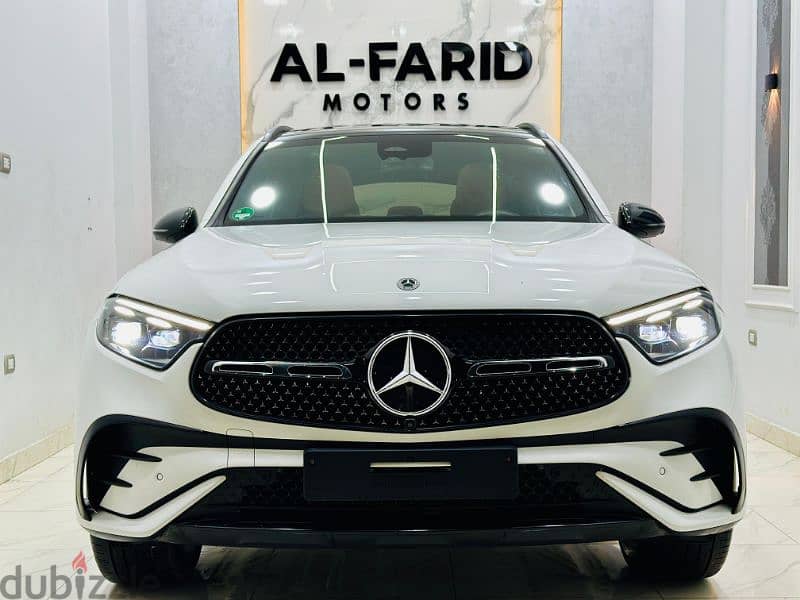 مرسيدس GLC 300 2023 AMG كسر زيرو 5,000KM ادفع 1,800 وقسط الباقى 5