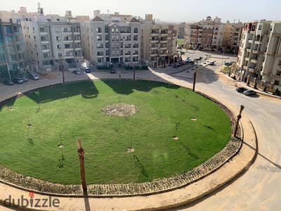 For sale by the owner, an apartment in the Fifth Settlement on Southern Teseen Street, with installments up to 7 years without interest