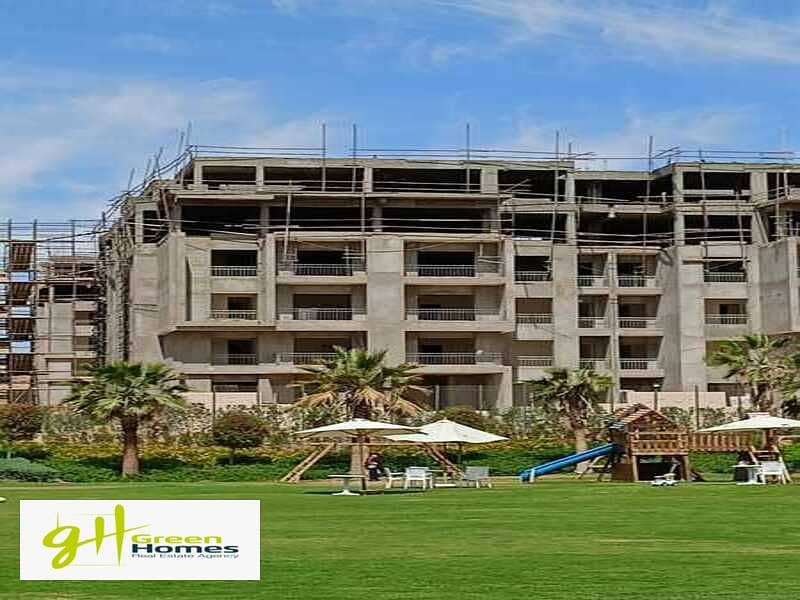 Town House Middle for sale 250m with best price in Marasem Fifth square 3