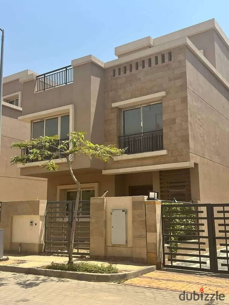 للبيع اخر Quatro villa ف اخر مرحله فيلات بكمبوند تاج سيتي امام المطار 1