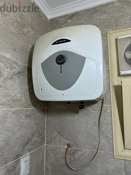 Ariston 30L سخان اريستون ايطالي الصنع 0