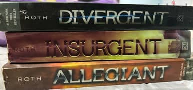 Divergent complete set