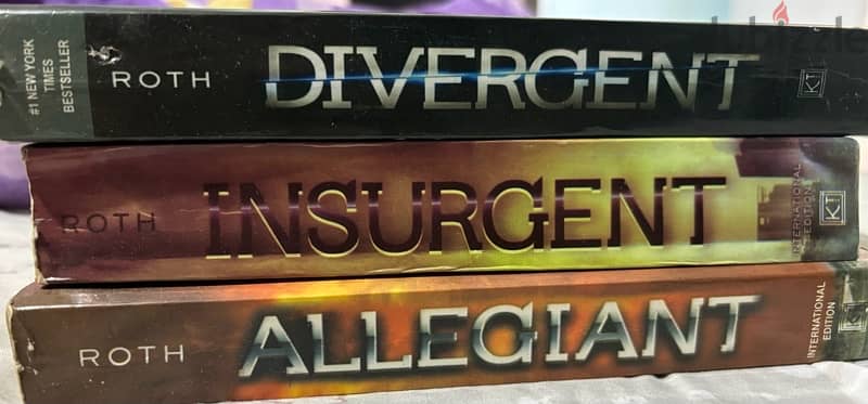 Divergent complete set 0