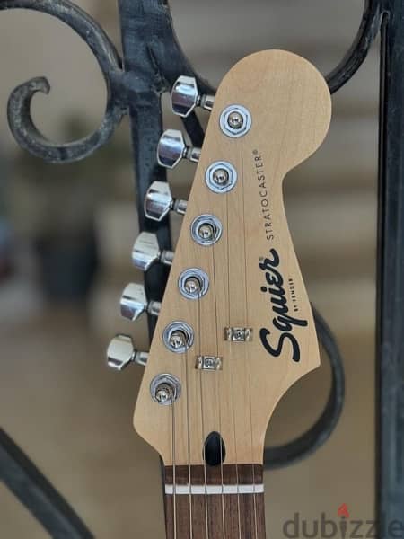 electric guitar fender/squier new 8