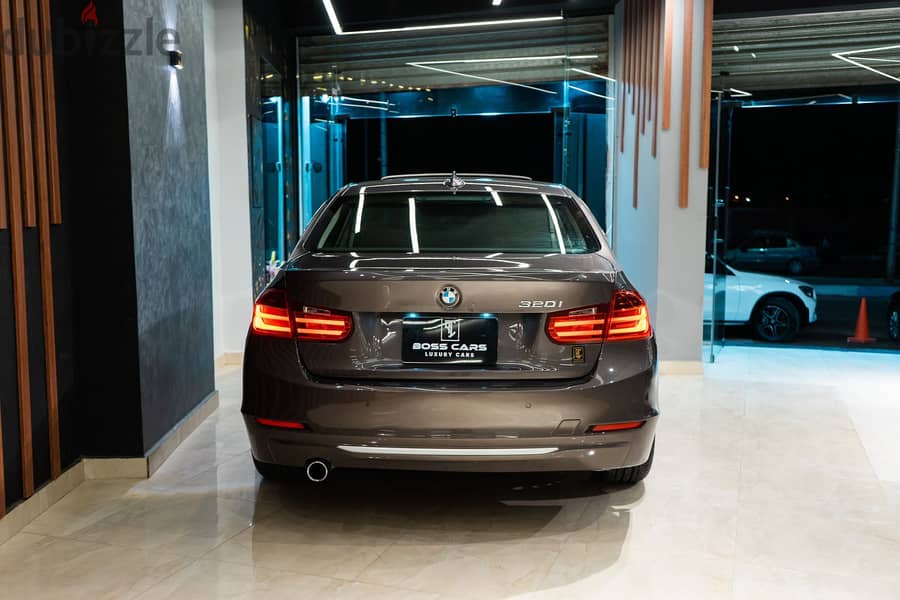 BMW LUXURY 320i Model 2015 5