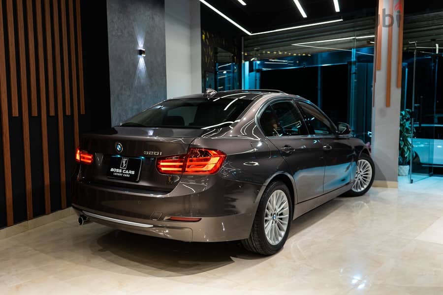 BMW LUXURY 320i Model 2015 6