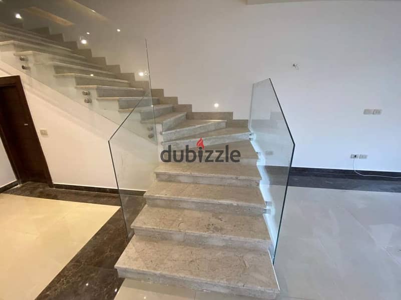 At the old price townhouse villa for sale in the most prestigious compound in Sheikh Zayed City بالسعر القديم فيلا تاون هاوس للبيع فى مدينة الشيخ زايد 5