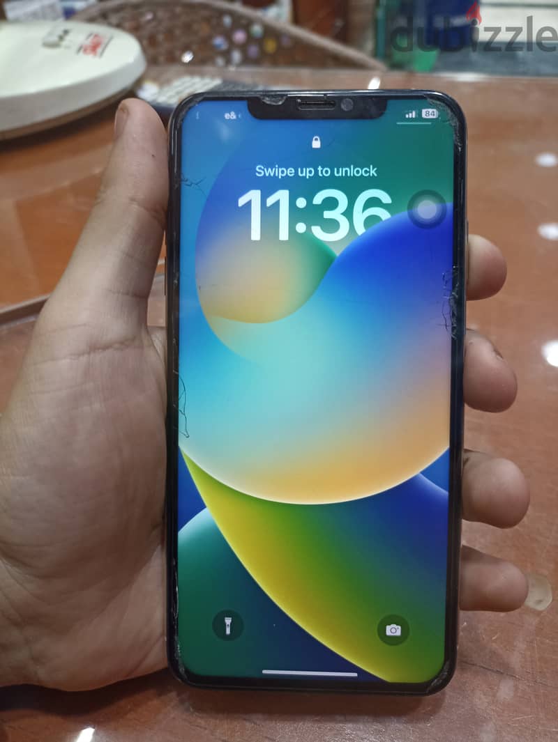 ايفون xs max 1