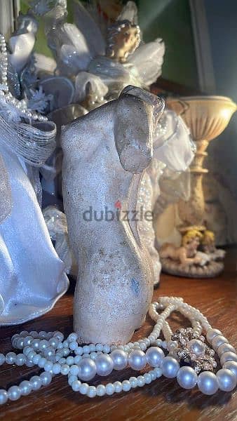 Aphrodite hand sculpture Ancient Greek style signature 4