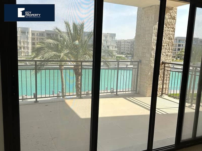 للبيع متشطب بالكامل في الساحل الشمالي يطل على الكنال شاليه بالتقسيط في مارينا فرونت مراسي Marina Front Marassi 5