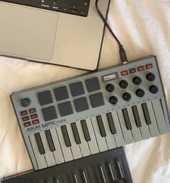 Midi controller Akai mini mk 3