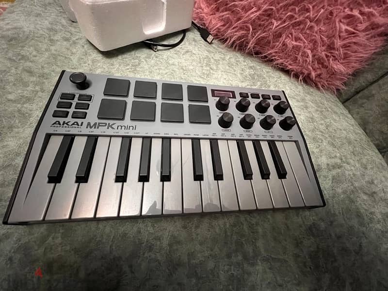 Midi controller Akai mini mk 3 2