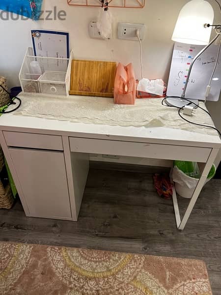 dinning table with dinning chairs and banquette- bedroom 5