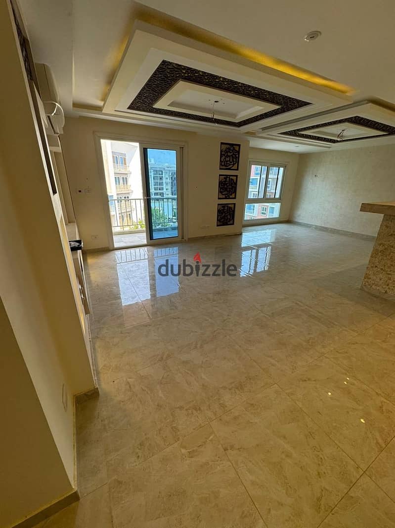 Apartment 201 meters for sale, immediate receipt, fully finished, in the Fifth Settlement, next to the AUC American University, Amorada Compound 8