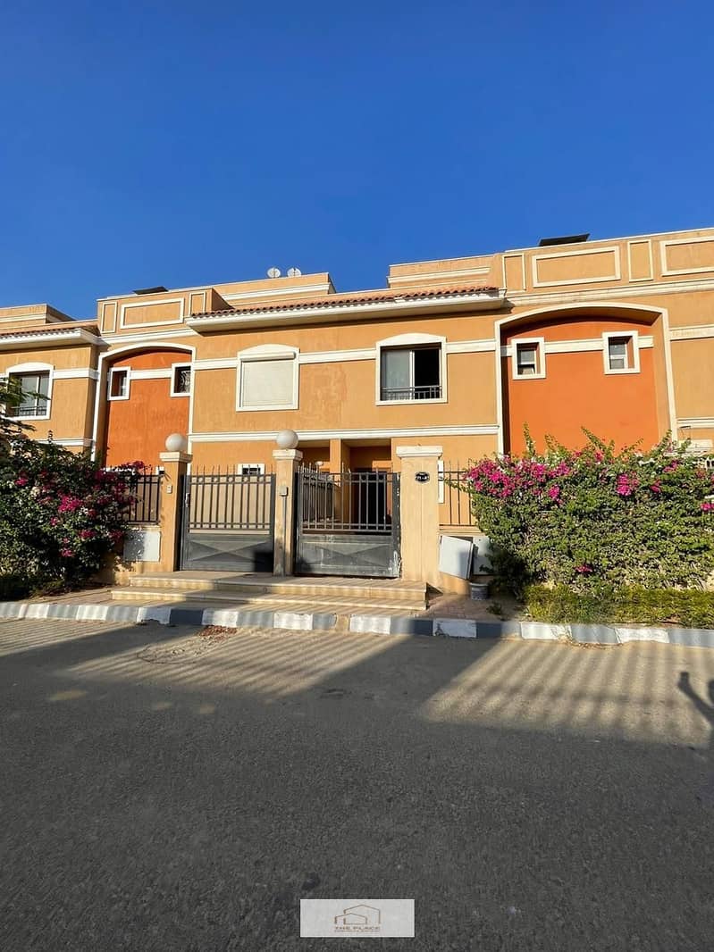 Semi-finished townhouse for sale in Cleopatra Palace Compound in front of Madinaty 1