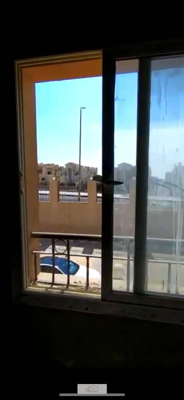 Semi-finished townhouse for sale in Cleopatra Palace Compound in front of Madinaty 10