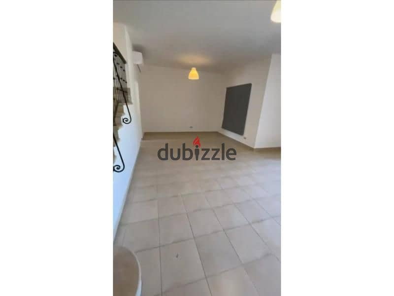 Town house for sale in Mivida Kitchen + ACs 158m . 3