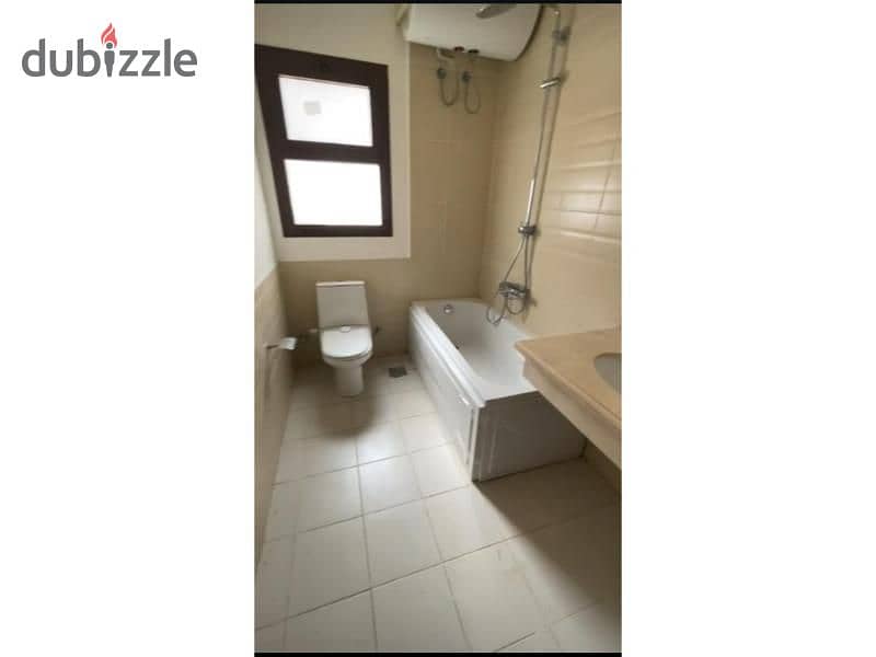 Town house for sale in Mivida Kitchen + ACs 158m . 15