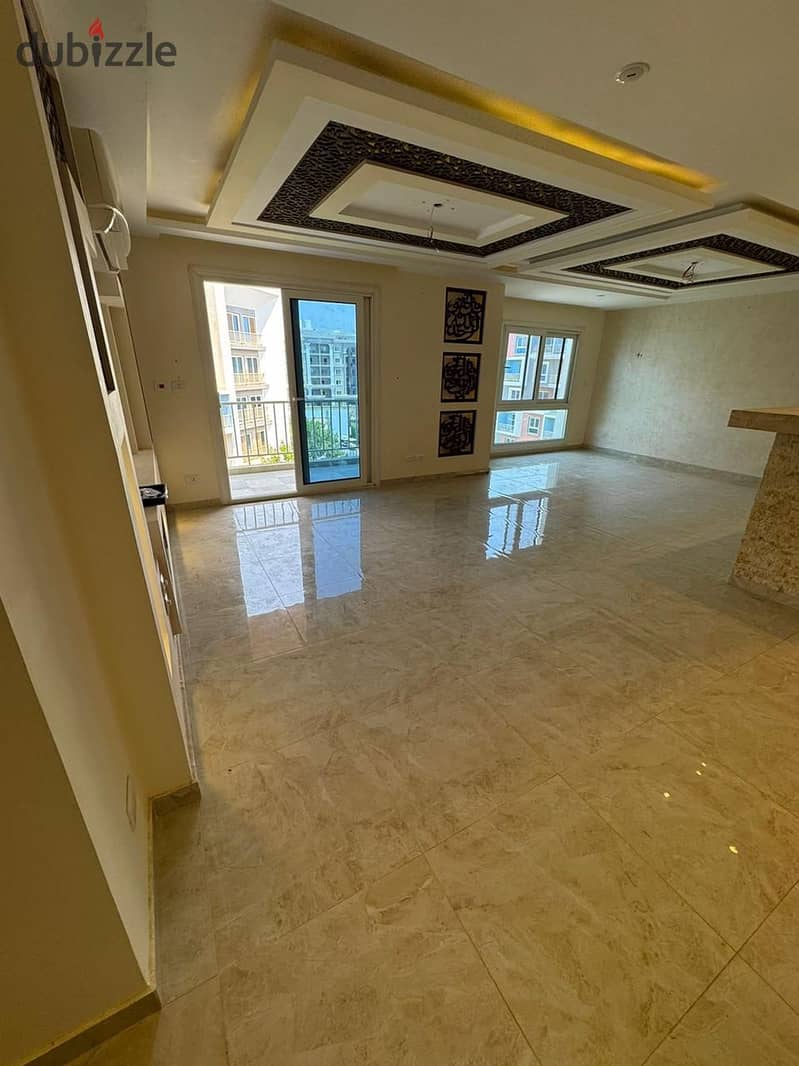 3-room apartment for sale, immediate receipt, fully finished, distinctive view, in the Fifth Settlement, next to the AUC, Amorada Compound 6