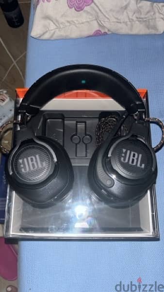 JBL quantum 600 0