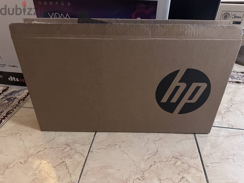 Used HP Laptop like new with box 9