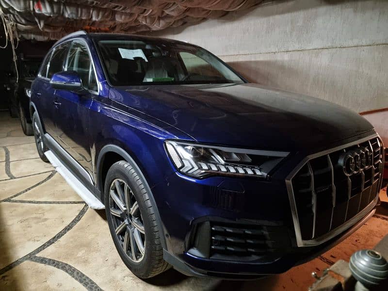 Audi Q7 2023, 19,000km, exterior blue, interior camel brown, wakeel 3