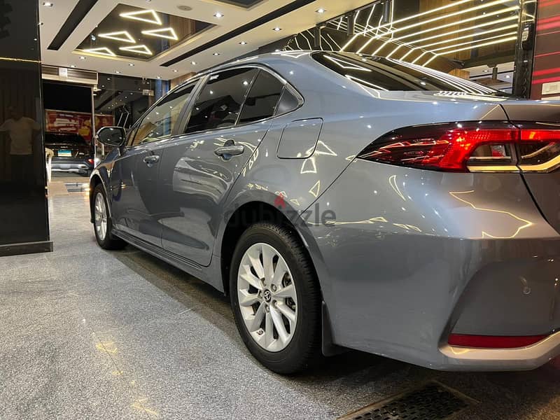 Toyota Corolla 2022 كورولا الفئه الثانية عداد 47 كم صيانات توكيل 5