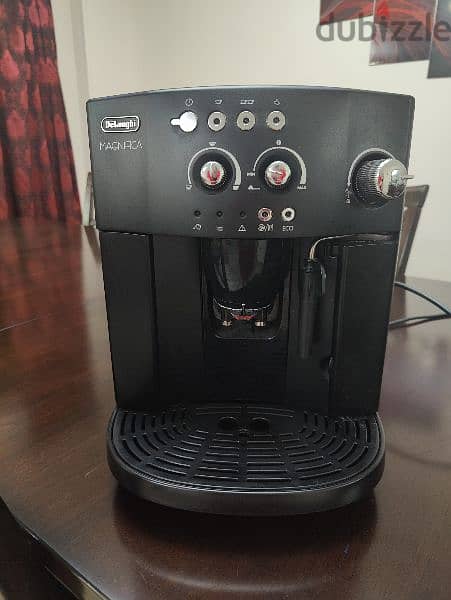 De'Longhi MAGNIFICA coffee machine ماكينة قهوة ديلونجي 0