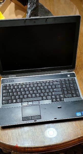 DELL Latitude E6530 1