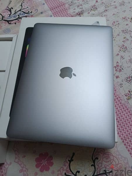 MacBook Pro M1 13 inch Like New 5