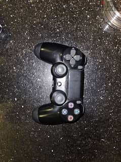 ps4 fat 500 GB with 2 original controllers