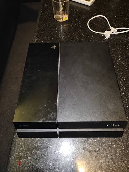 ps4 fat 500 GB with 2 original controllers 2