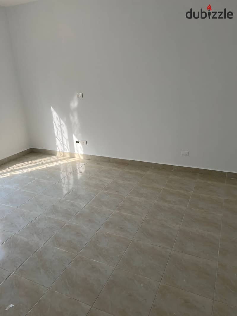 Ground floor apartment with garden for sale in Al Rehab City 2 4