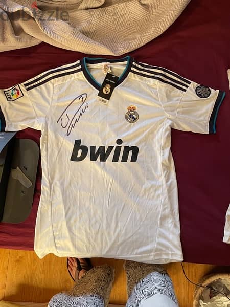 Cristiano Ronaldo CR7 Signed Real Madrid Jersey and Photograph 2