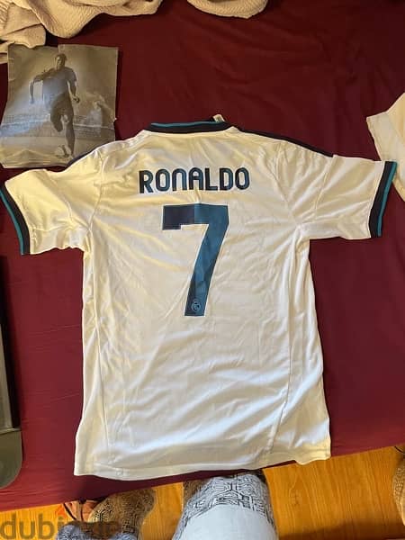 Cristiano Ronaldo CR7 Signed Real Madrid Jersey and Photograph 5